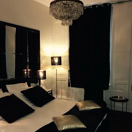 La Galerie Des Glaces Apartment